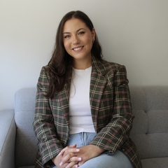 Diana%20resized%20headshot